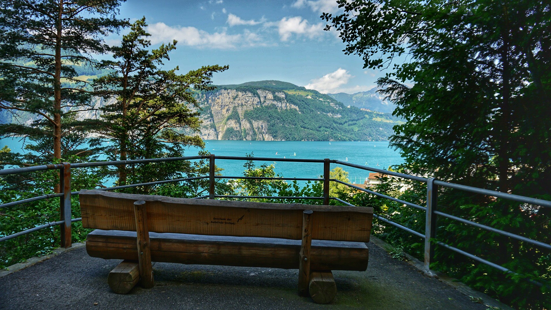 Perfect lakeside hike in Switzerland